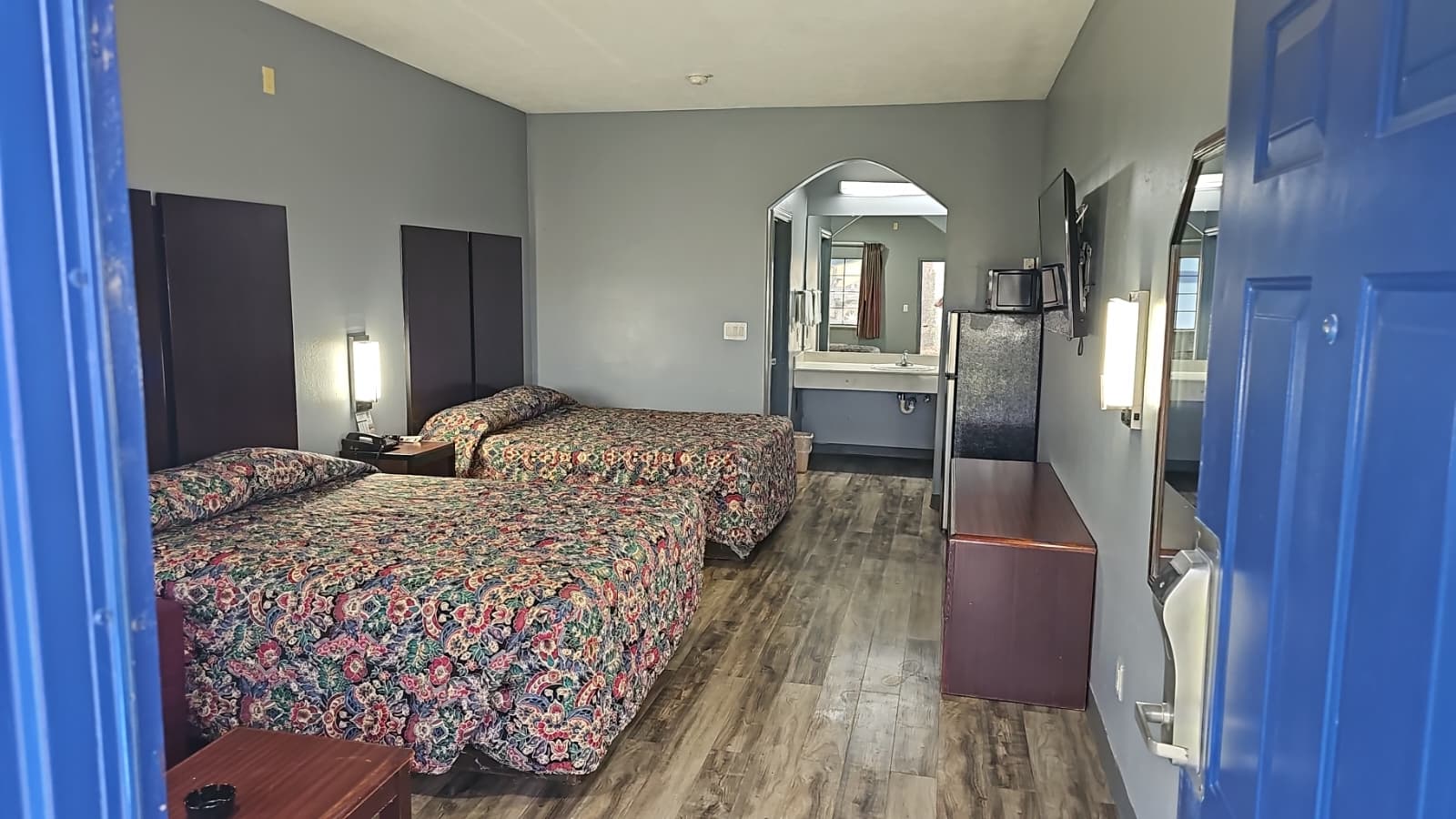 Double Queen Guest Room